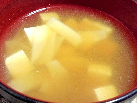 豆腐と山芋の味噌汁